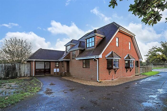 4 Bedroom Farmhouse For Sale In Mortimers Lane, Fair Oak, Eastleigh, SO50