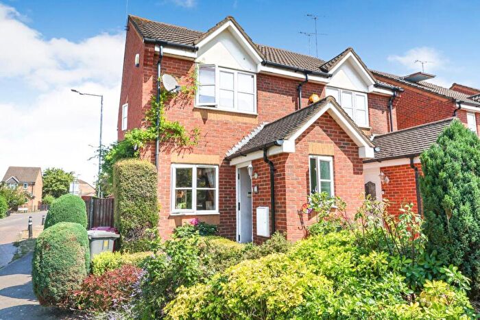 2 Bedroom House To Rent In Copse Close, SL1
