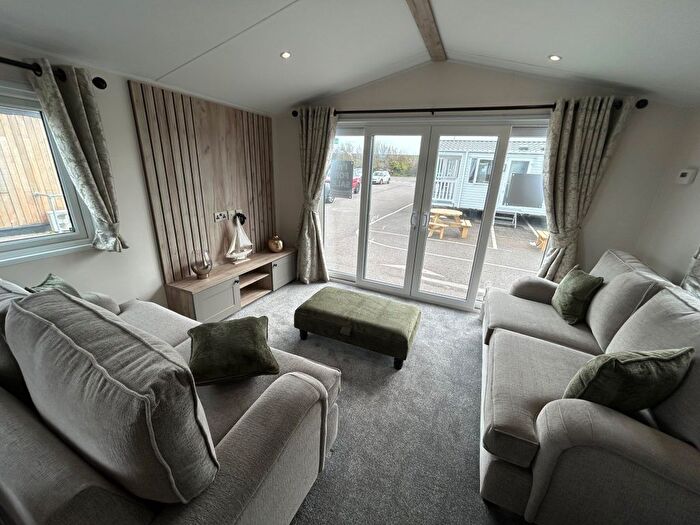 2 Bedroom Park Home For Sale In Hythe Road, Dymchurch, Romney Marsh, TN29