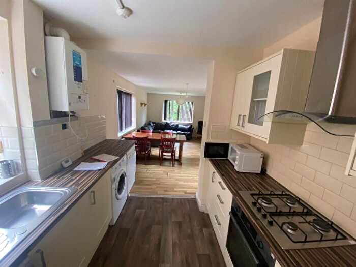 5 Bedroom Semi-Detached House To Rent In £pppw, Weld Road, Withington, M20