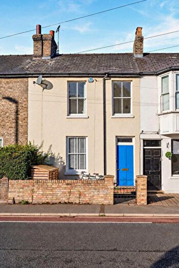 4 Bedroom Terraced House For Sale In Histon Road, Cambridge, CB4
