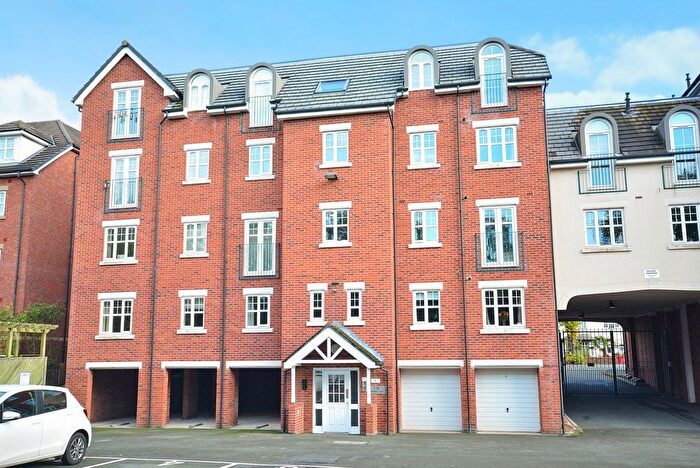 2 Bedroom Flat For Sale In Parkgate Court, Wilderspool Causeway, Warrington, WA4