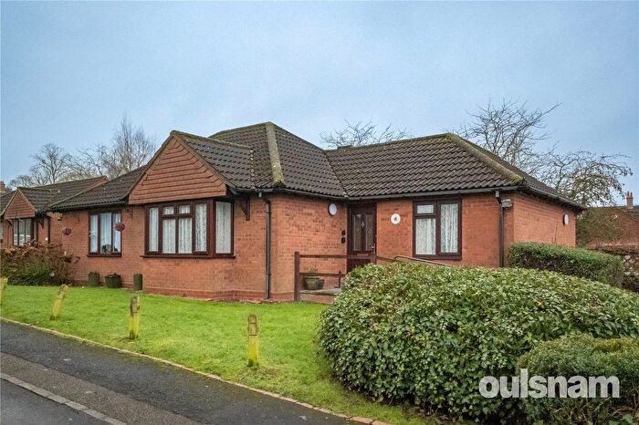 2 Bedroom Bungalow For Sale In Northfield Road, Kings Norton, Birmingham, West Midlands, B30