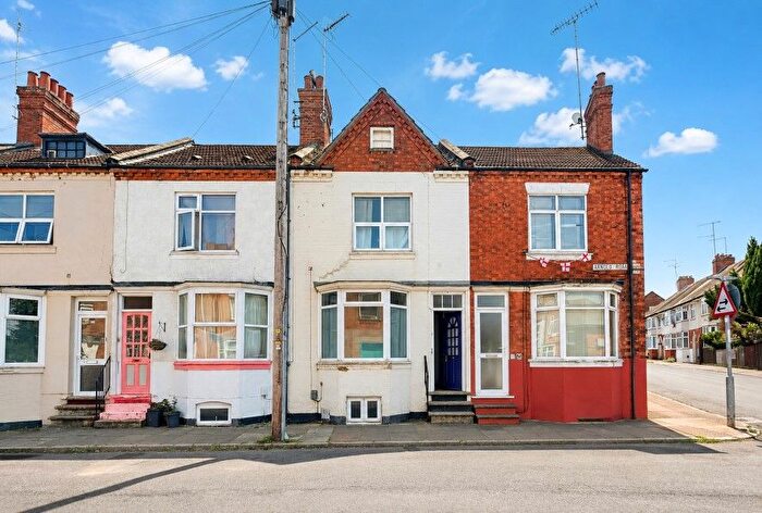 3 Bedroom Terraced House For Sale In Arnold Road, Northampton, Northamptonshire, NN2