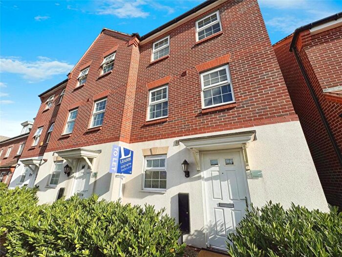 4 Bedroom House To Rent In Silverwoods Way, DY11