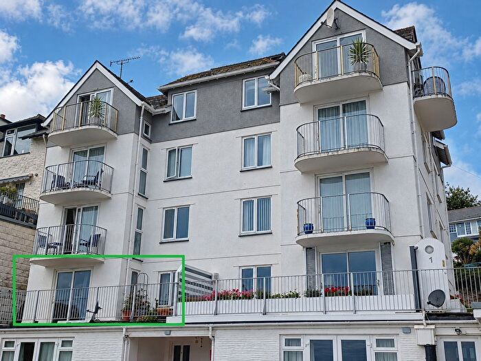 2 Bedroom Flat To Rent In Island Court, Looe, PL13