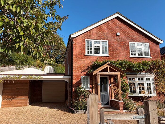 4 Bedroom Detached House For Sale In Burnt Hill Road, Farnham, Surrey, GU10
