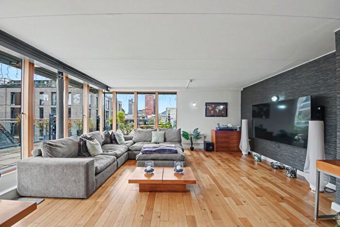 3 Bedroom Flat For Sale In Fairbairn Building, Ancoats, Manchester, M4