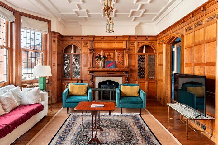 4 Bedroom Flat For Sale In North Audley Street, Mayfair, London, W1K