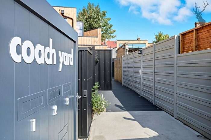 1 Bedroom Flat For Sale In The Coach Yard, Leyton, E10
