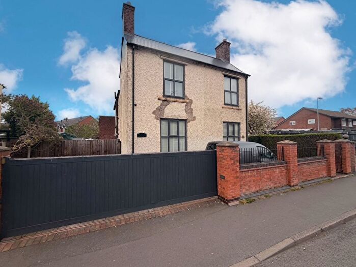 4 Bedroom Detached House For Sale In High Road, Willenhall, WV12
