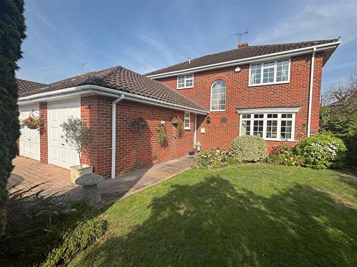 5 Bedroom Detached House For Sale In Walden Lodge Close, Devizes, SN10