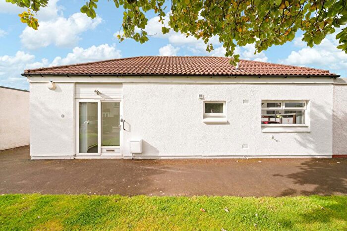 3 Bedroom Detached Bungalow To Rent In Alberta Avenue, Livingston, EH54