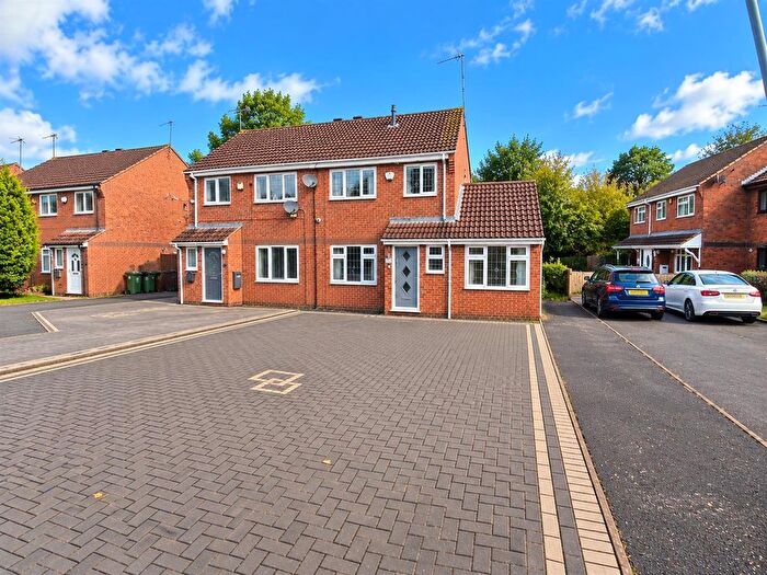 3 Bedroom Semi-Detached House For Sale In Thorncliffe Way, Ansley Common, Nuneaton, CV10