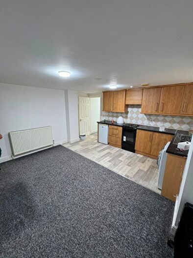 2 Bedroom Flat To Rent In Wellfield House, Halifax Road, Dewsbury, WF13