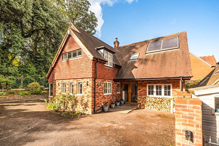 4 Bedroom Detached House For Sale In Meredun Close, Hursley, SO21