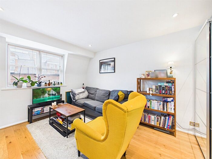 Studio To Rent In Richmond Road, East Twickenham, TW1