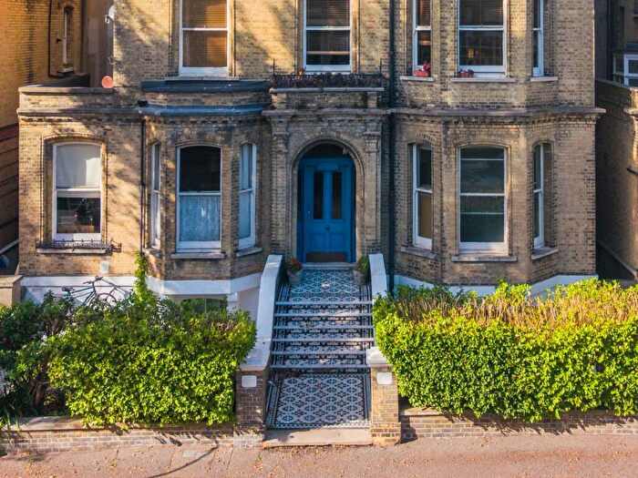 2 Bedroom Flat For Sale In Second Avenue, Malvern House, BN3