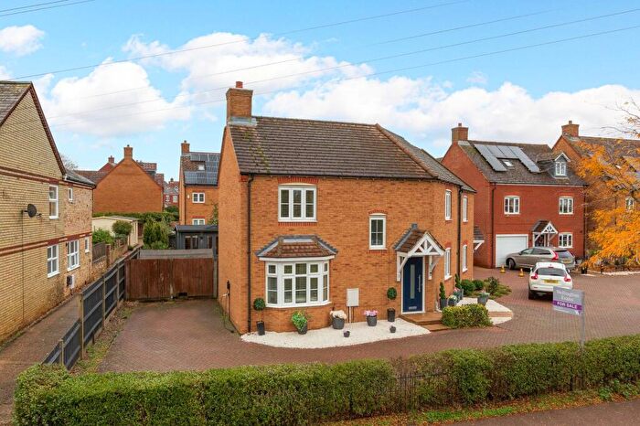3 Bedroom Semi-Detached House For Sale In Garfield, Langford, SG18