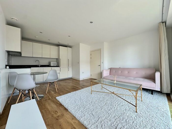 1 Bedroom Flat To Rent In Meadowside, London, SE9