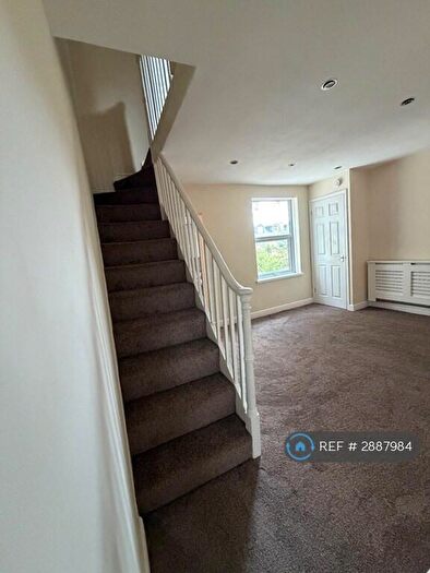 3 Bedroom Maisonette To Rent In Saunders St, Gillingham, ME7