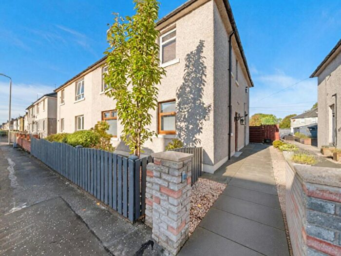 2 Bedroom Flat For Sale In Kings Road, Grangemouth, FK3