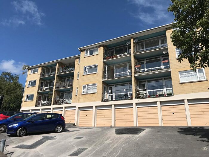 2 Bedroom Apartment To Rent In Julier House, Bath, BA1