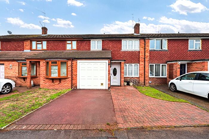 3 Bedroom Terraced House For Sale In Oak Farm Close, Blackwater, Camberley, GU17