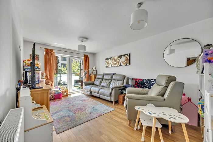 1 Bedroom Flat For Sale In Maxwell Road, Romford, RM7