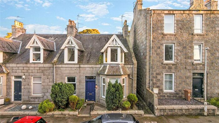 2 Bedroom Apartment For Sale In Chestnut Row, Aberdeen, AB25