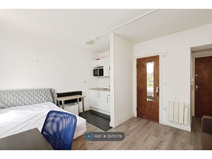 Studio To Rent In Matmer House, York, YO10