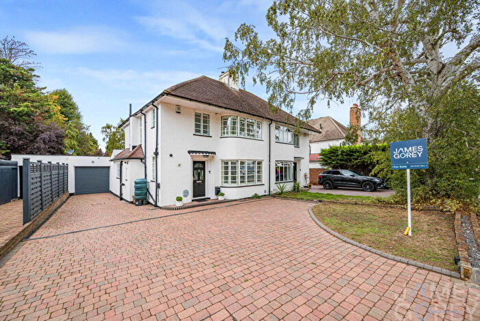 3 Bedroom Semi-Detached House For Sale In The Grove, Sidcup, DA14