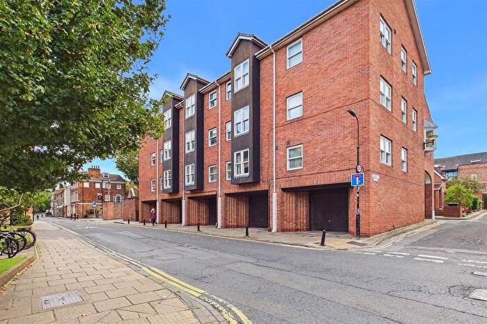 1 Bedroom Flat For Sale In Queens Staith Mews, Skeldergate, YO1
