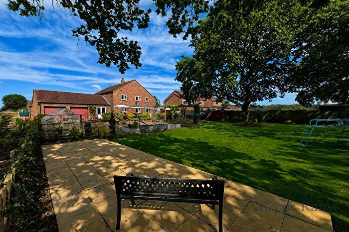 5 Bedroom Detached House For Sale In Park Avenue, Barlow, Selby, North Yorkshire, YO8
