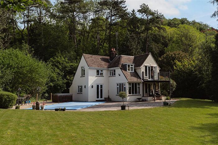 3 Bedroom Detached House For Sale In White Hill Lane, Bletchingley, RH1