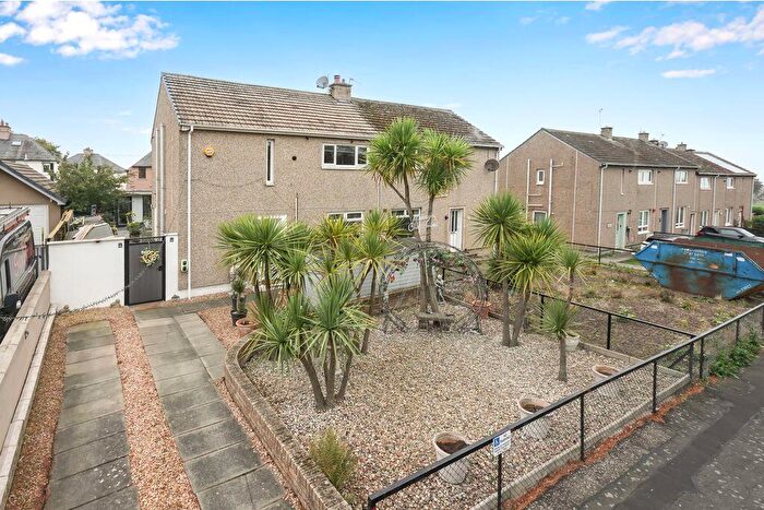 3 Bedroom Semi-Detached House For Sale In Gardiner Road, Prestonpans, EH32