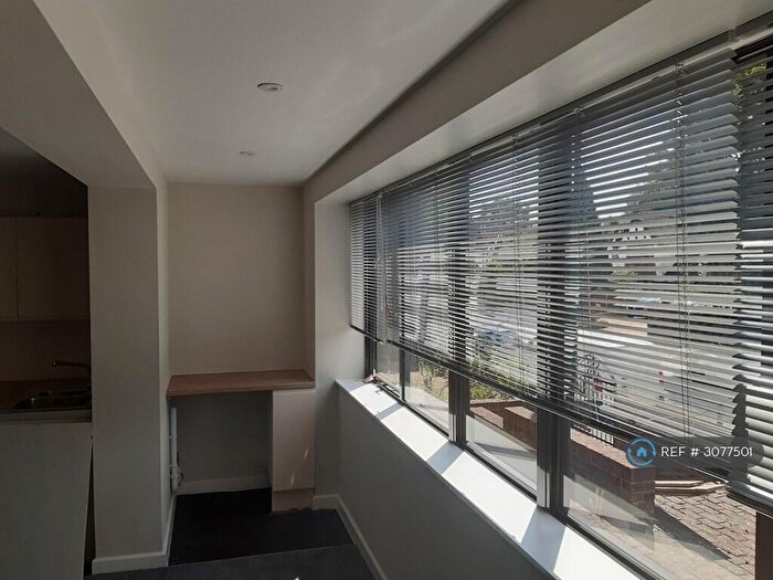 2 Bedroom Flat To Rent In Loose Road, Maidstone, ME15