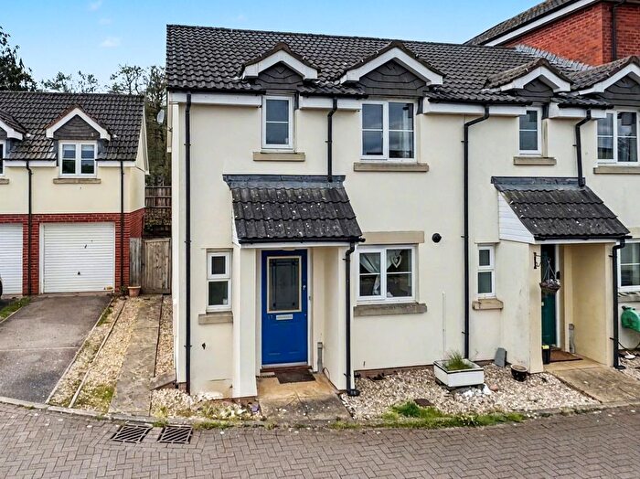 3 Bedroom Semi-Detached House For Sale In The Deanes, Tiverton, EX16