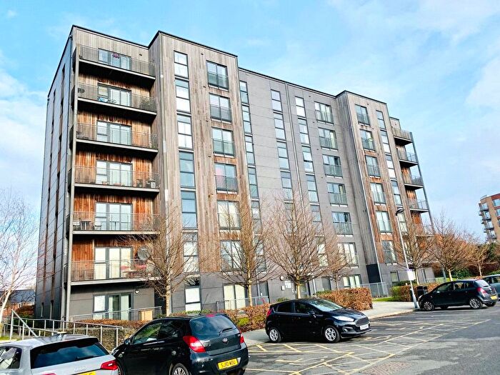 2 Bedroom Flat For Sale In The Frame, A The Waterfront, Openshaw, Manchester, M11