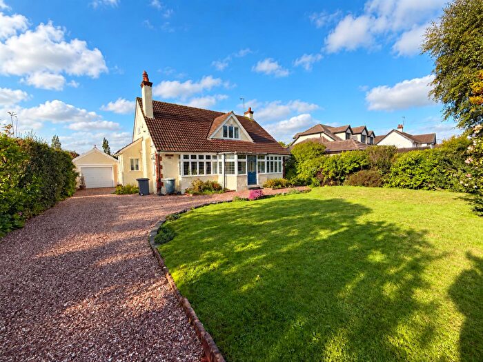 4 Bedroom Detached Bungalow For Sale In Plymyard Avenue, Bromborough, Wirral, CH62