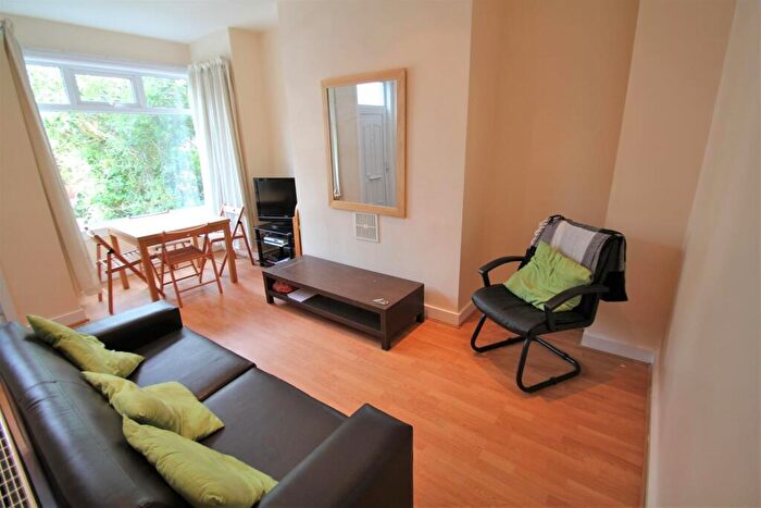 3 Bedroom Terraced House To Rent In St Anns Avenue, Burley Park, Leeds, West Yorkshire, LS4