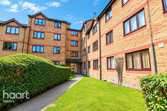 1 Bedroom Flat For Sale In Porter Close, West Thurrock, RM20