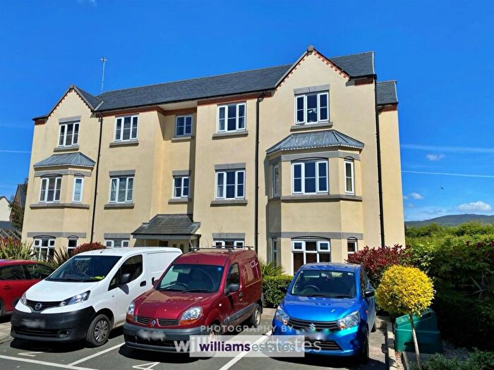 2 Bedroom Flat For Sale In Ruthin, LL15