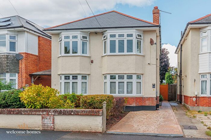 2 Bedroom Flat For Sale In Rushmere Road, Southbourne, BH6