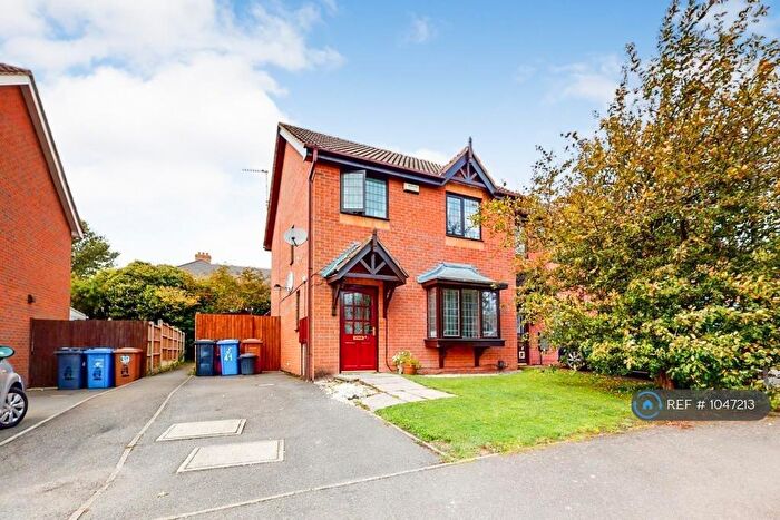 3 Bedroom End Of Terrace House To Rent In Rossington Drive, Littleover, Derby, DE23