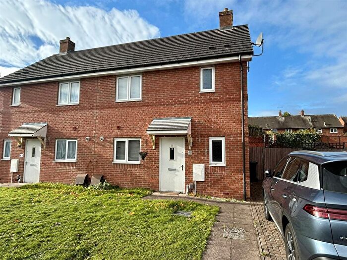 3 Bedroom Semi-Detached House To Rent In Didgley Grove, Kingshurst, Birmingham, B37