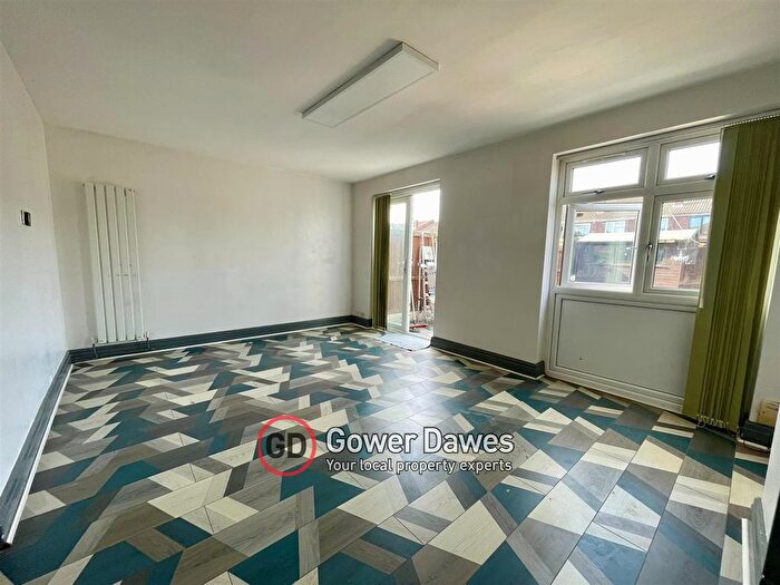 3 Bedroom End Terrace House To Rent In Bown Close, Tilbury, RM18