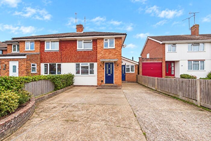 3 Bedroom Semi-Detached House For Sale In Cotswold Way, Tilehurst, Reading, Berkshire, RG31