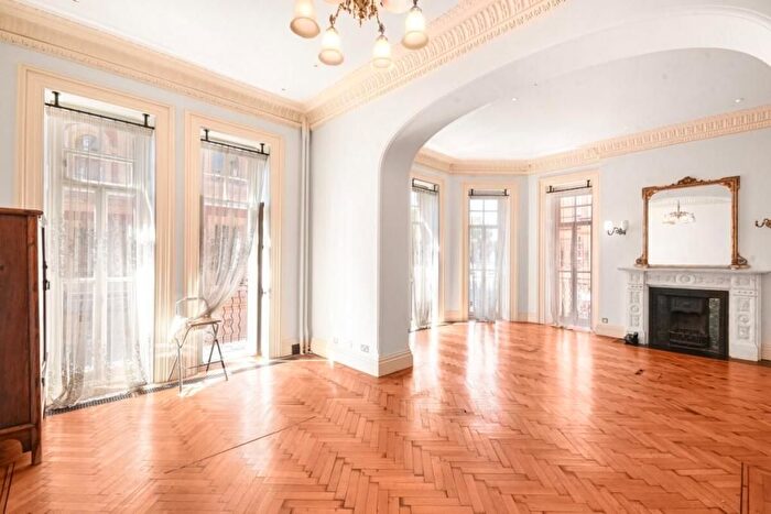 4 Bedroom Flat To Rent In Albert Hall Mansions, South Kensington, SW7