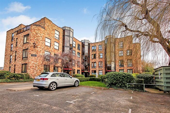 1 Bedroom Flat To Rent In Midsummer Court, Manhattan Drive, Cambridge, CB4